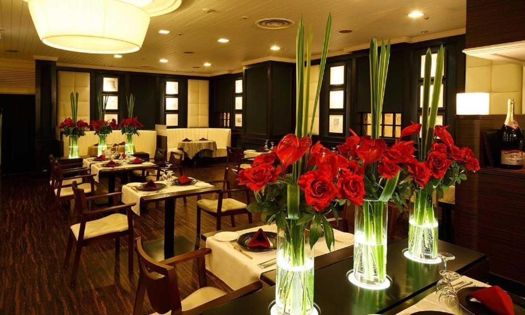 Hotel New Hankyu Osaka Exterior photo